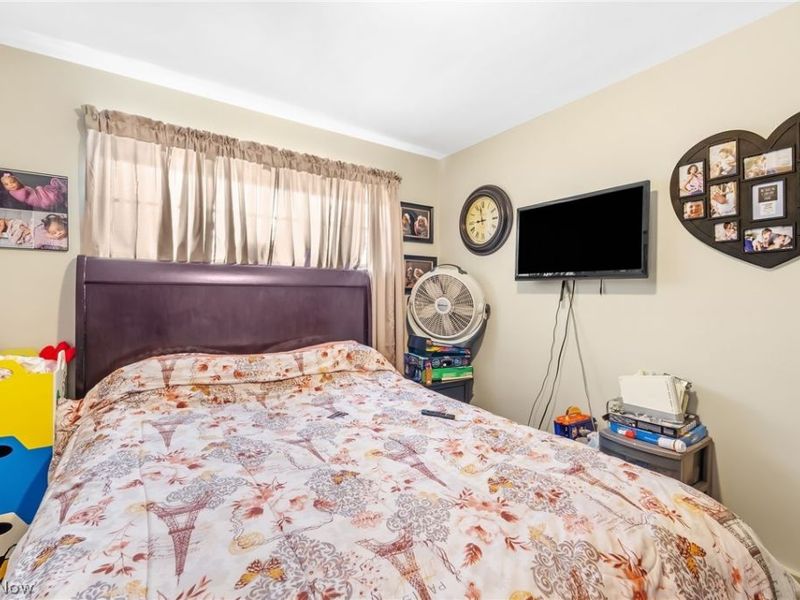 412 E 200th Street, Euclid, OH 44119 Photo 9