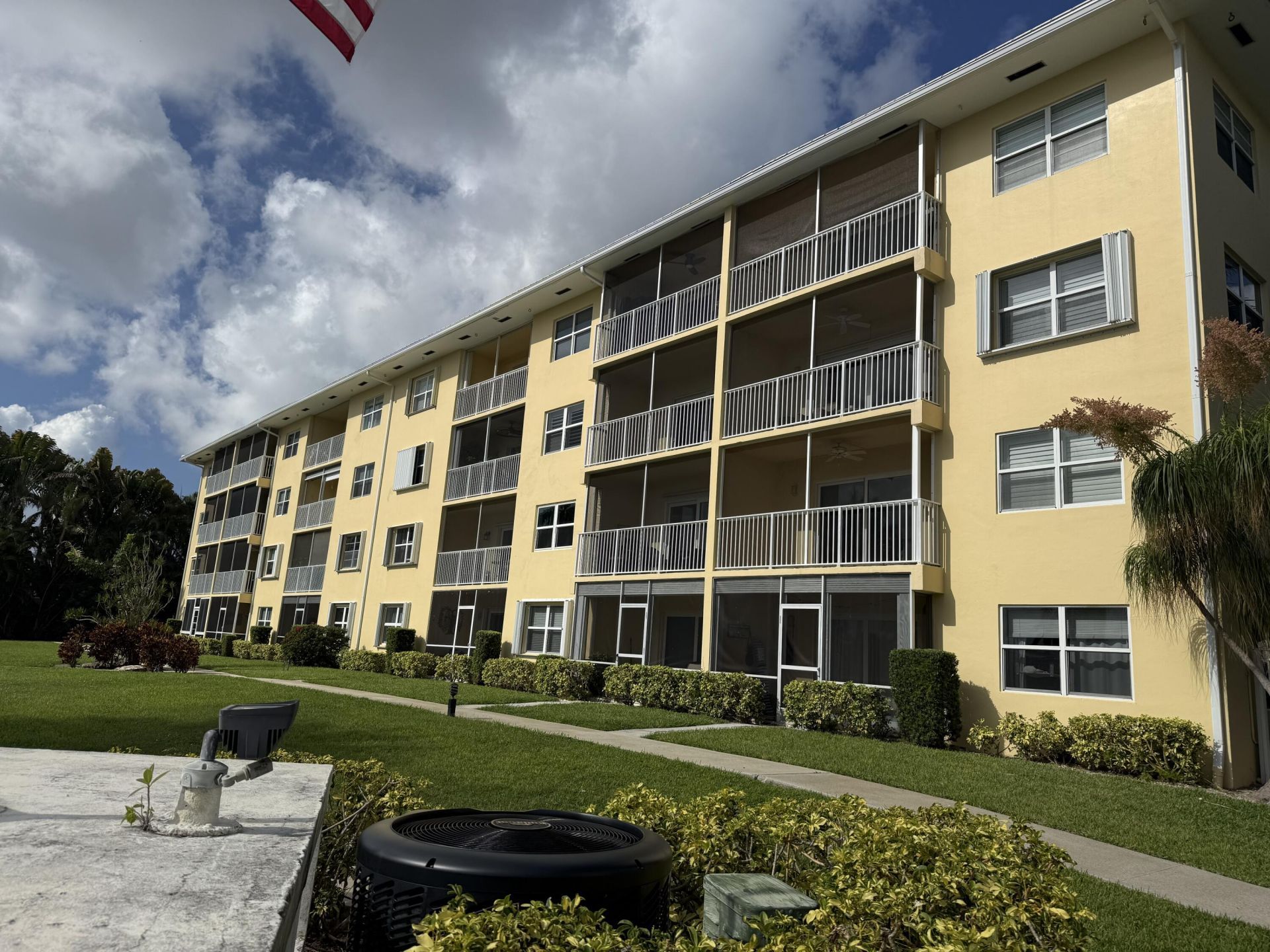 230 N Federal Highway, Unit 301, Deerfield Beach, FL 33441 Photo