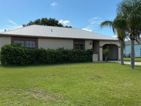 1537 SE Arenson Lane, Port St. Lucie, FL 34952