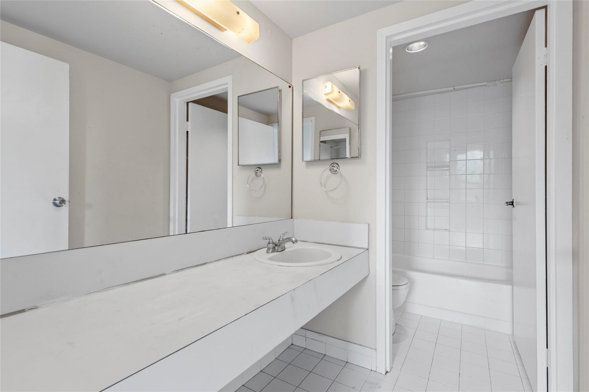 8429 Forest Hills Drive, Unit 304, Coral Springs, FL 33065 Photo