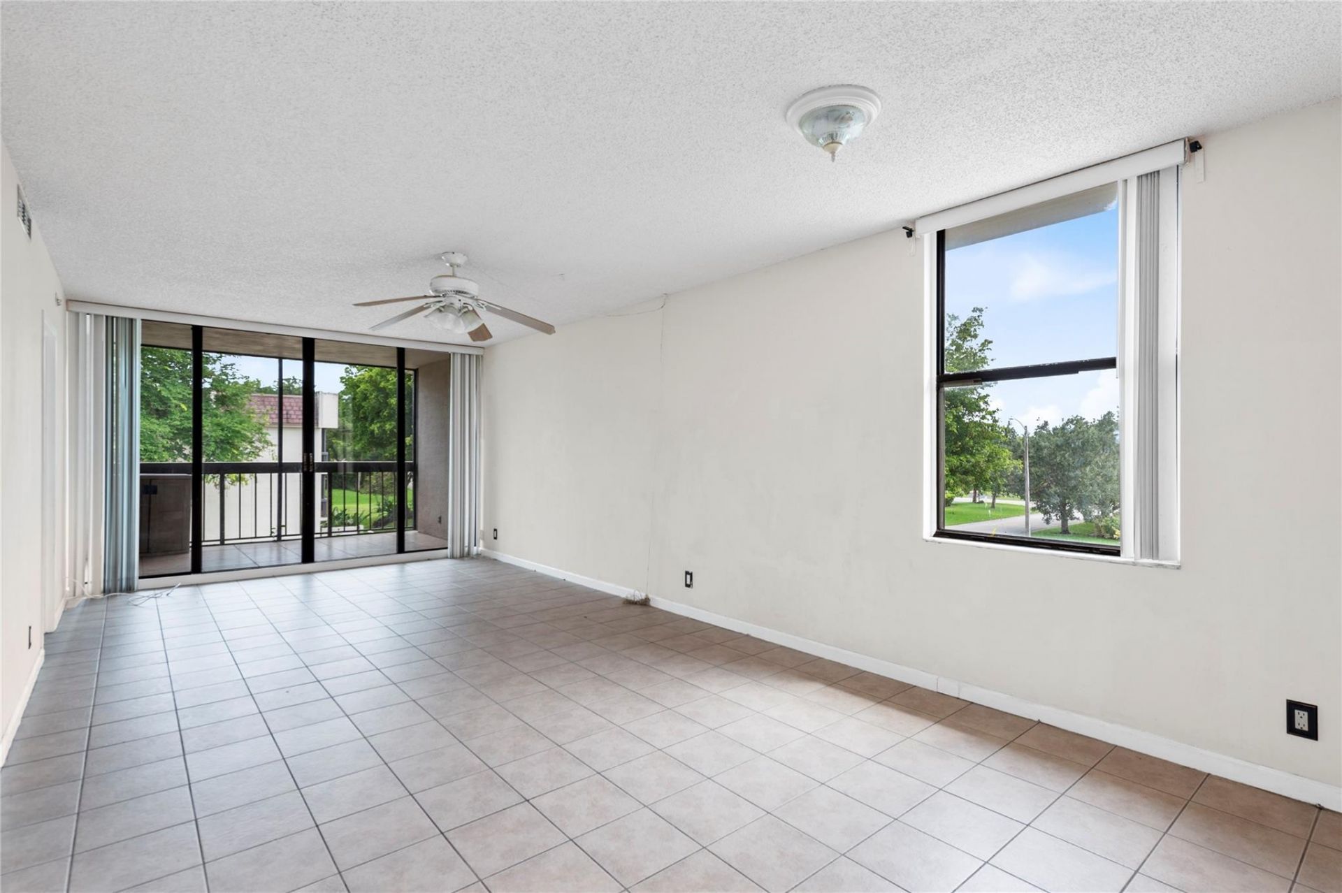 8429 Forest Hills Drive, Unit 304, Coral Springs, FL 33065 Photo