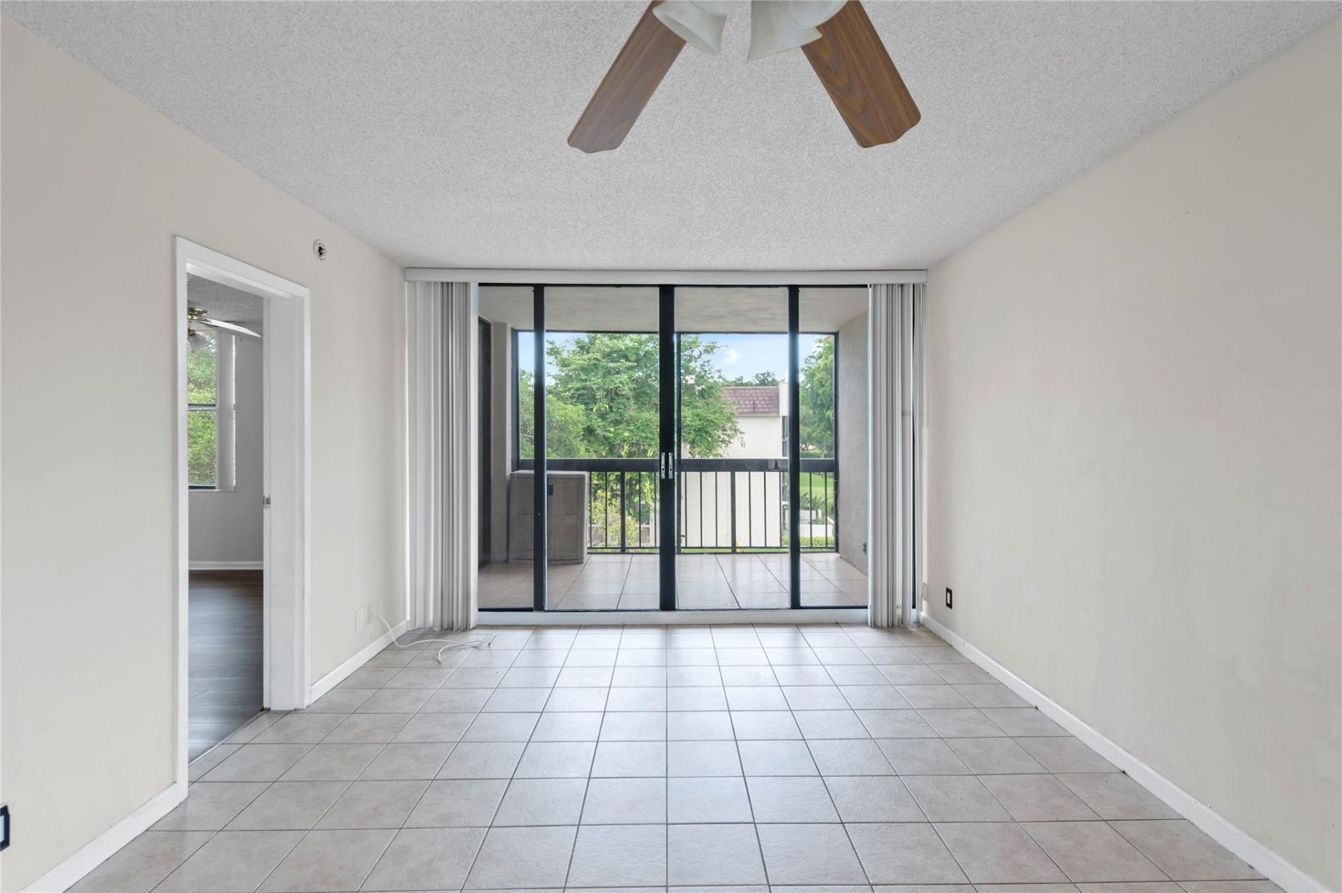 8429 Forest Hills Drive, Unit 304, Coral Springs, FL 33065 Photo