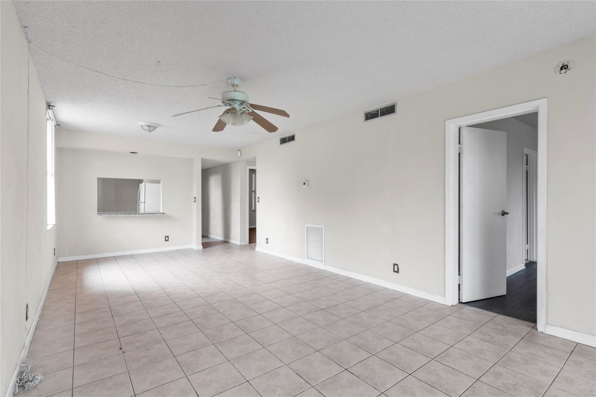 8429 Forest Hills Drive, Unit 304, Coral Springs, FL 33065 Photo