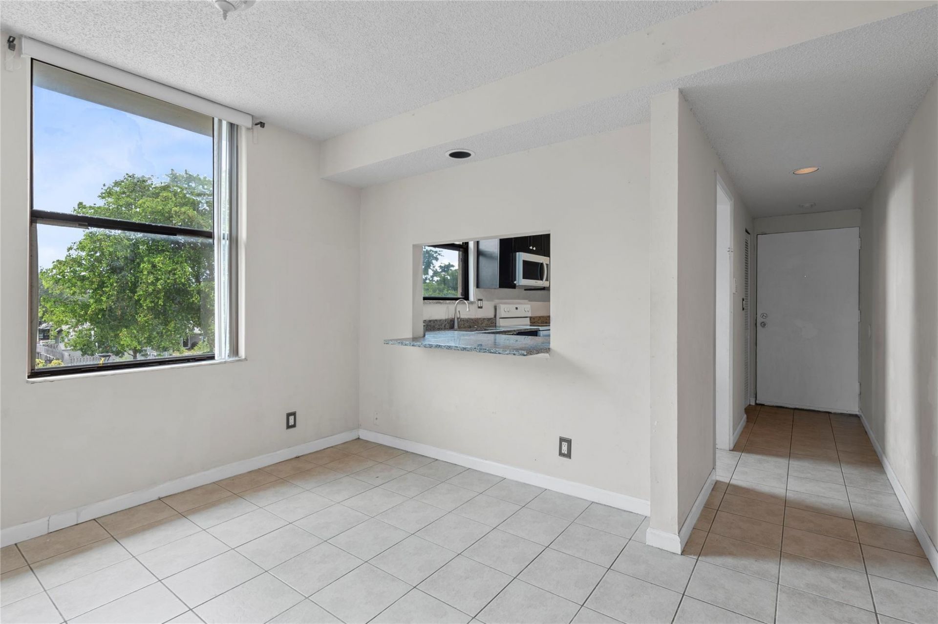8429 Forest Hills Drive, Unit 304, Coral Springs, FL 33065 Photo