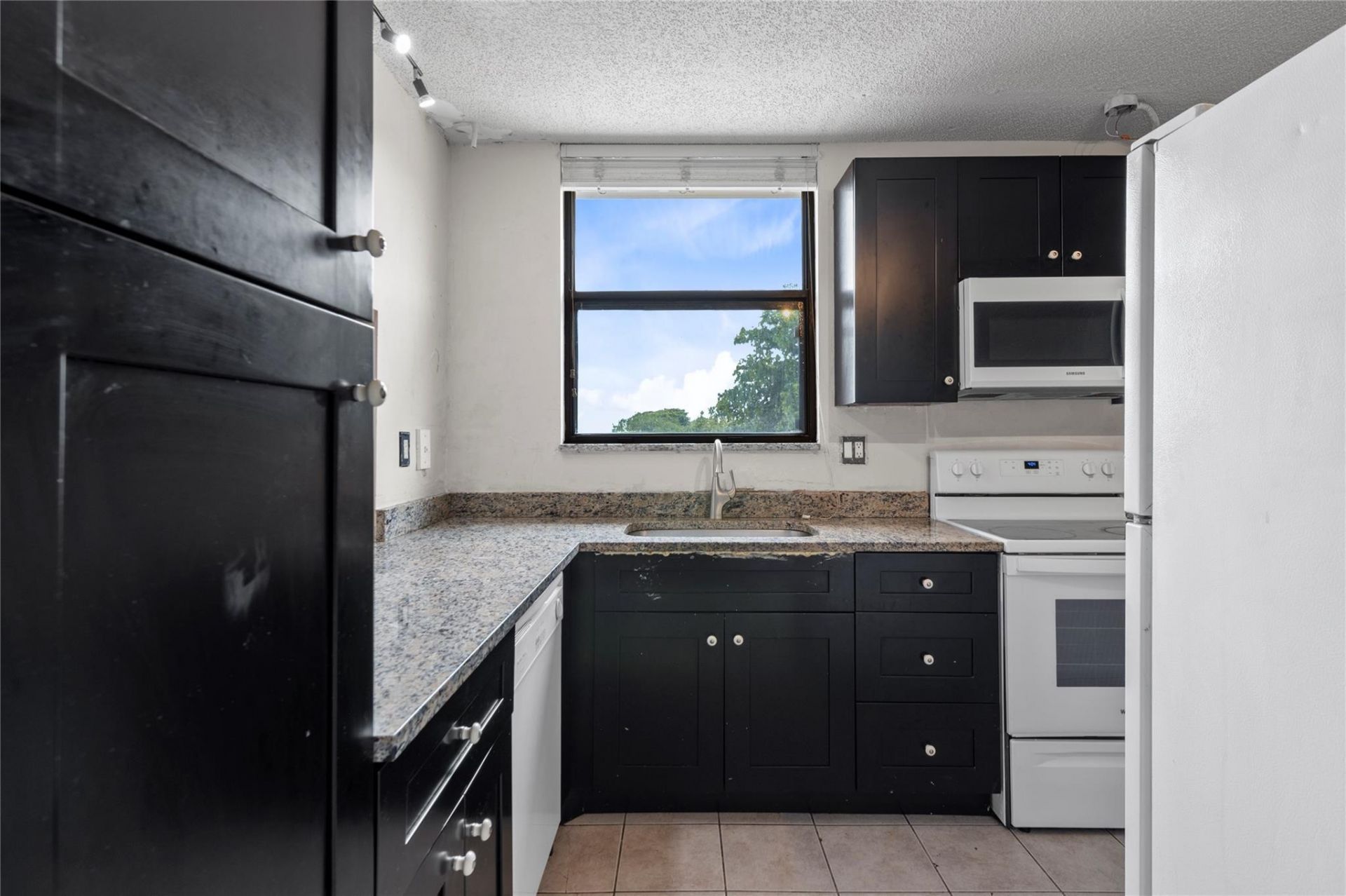 8429 Forest Hills Drive, Unit 304, Coral Springs, FL 33065 Photo