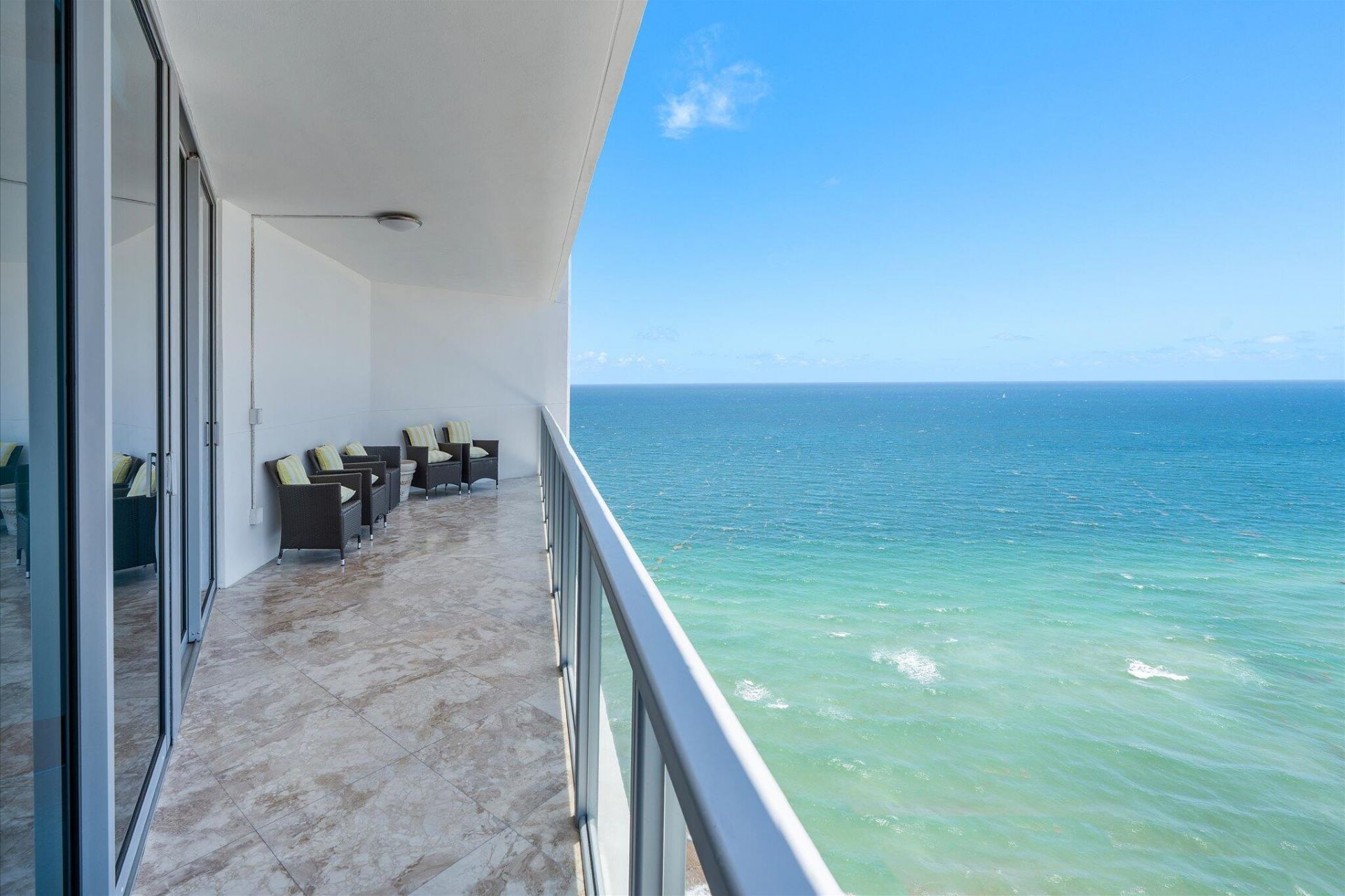 3101 S Ocean Drive, Unit 2707, Hollywood, FL 33019 Photo