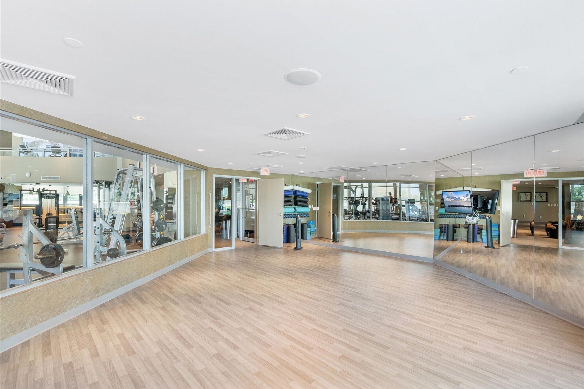3101 S Ocean Drive, Unit 2707, Hollywood, FL 33019 Photo