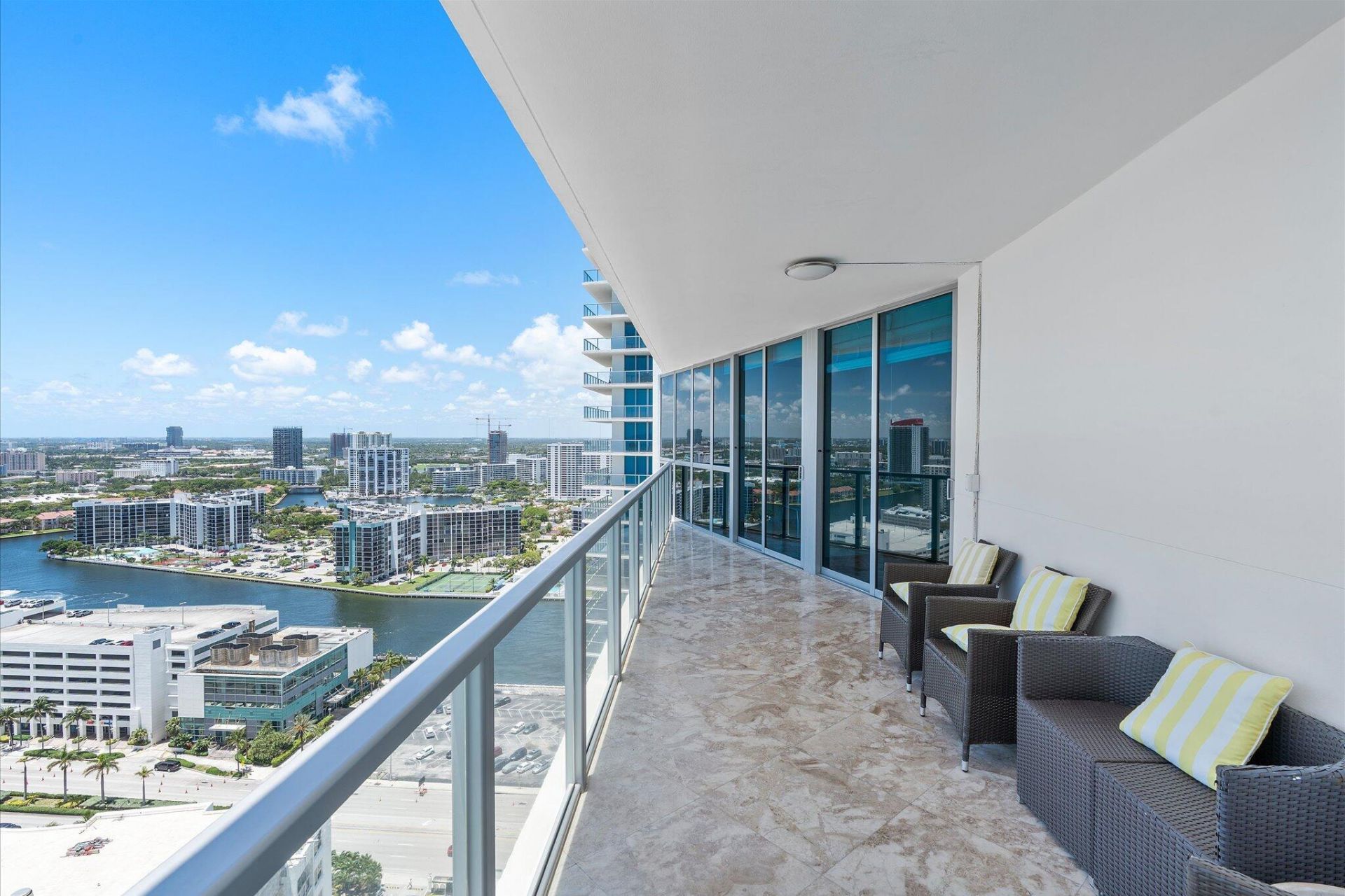 3101 S Ocean Drive, Unit 2707, Hollywood, FL 33019 Photo