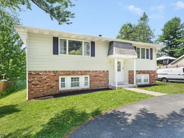 17 Muscotah Rd, Vernon, NJ 07422