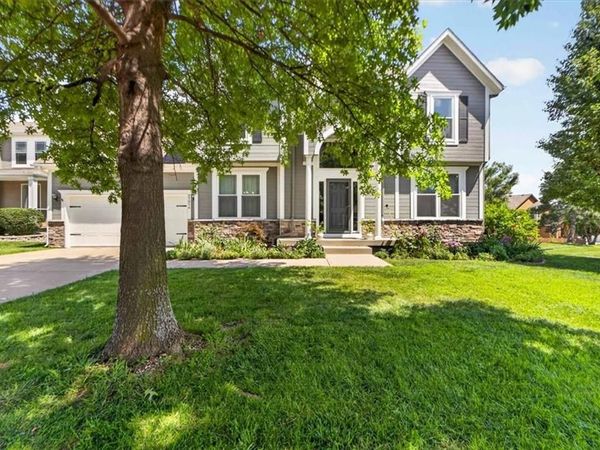 21614 W 96th Street, Lenexa, KS 66220