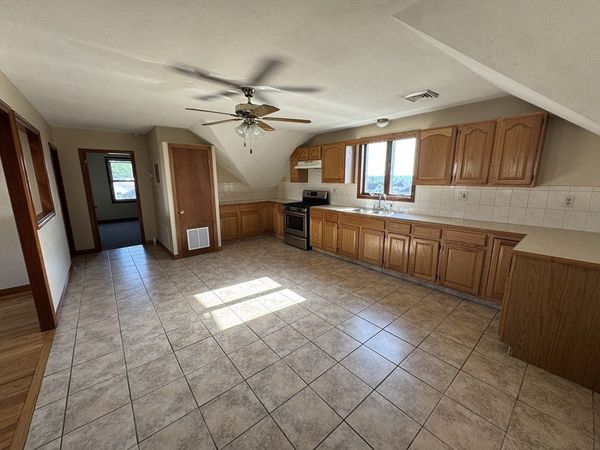 138 Bogle St, Unit 3, Fall River, MA 02723