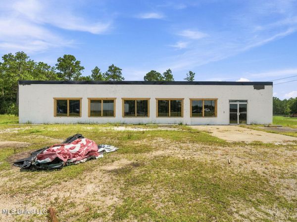 6500 Baker Road, Ocean Springs, MS 39564