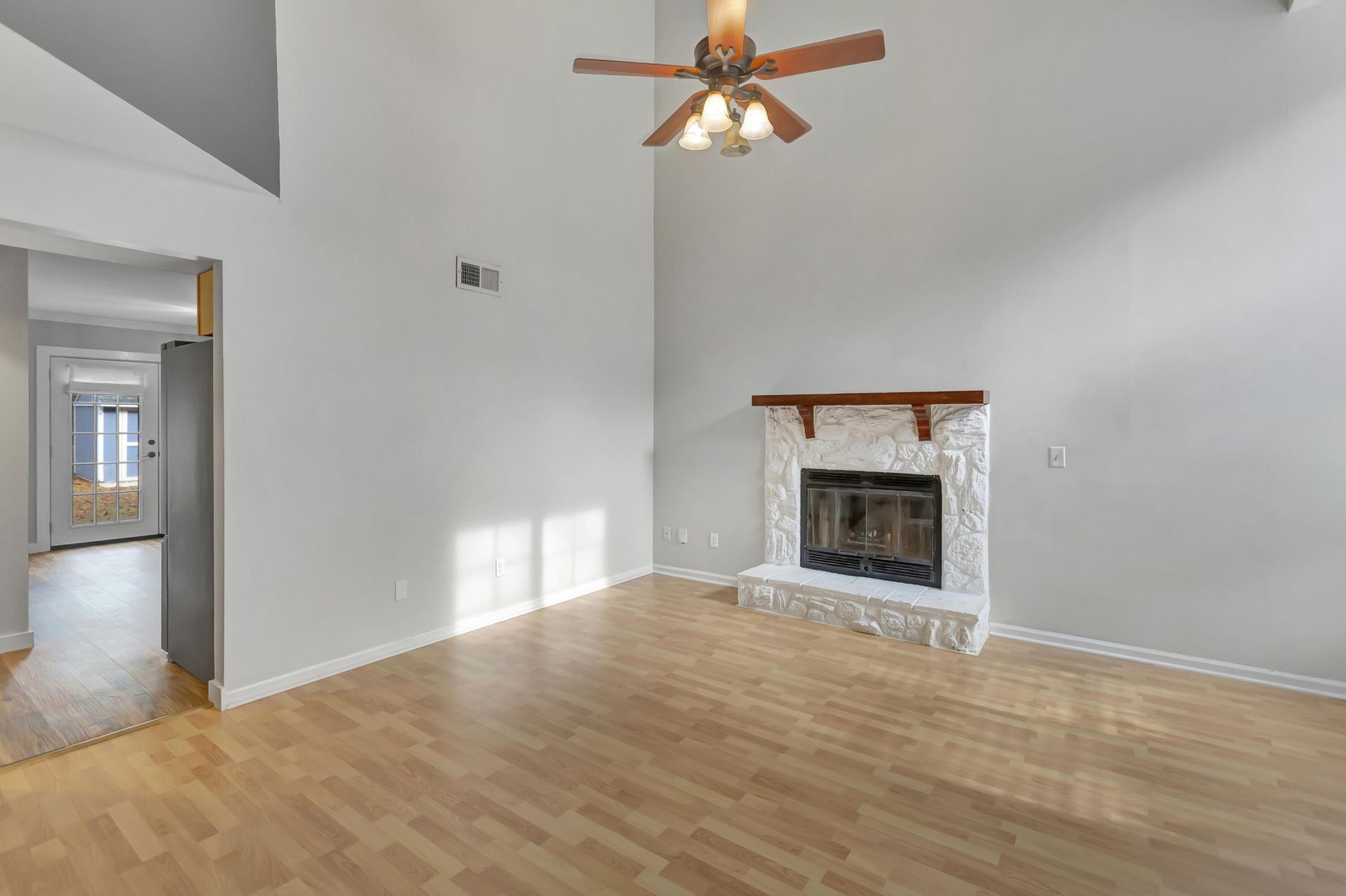 1411 Oaklanding Road Photo 5