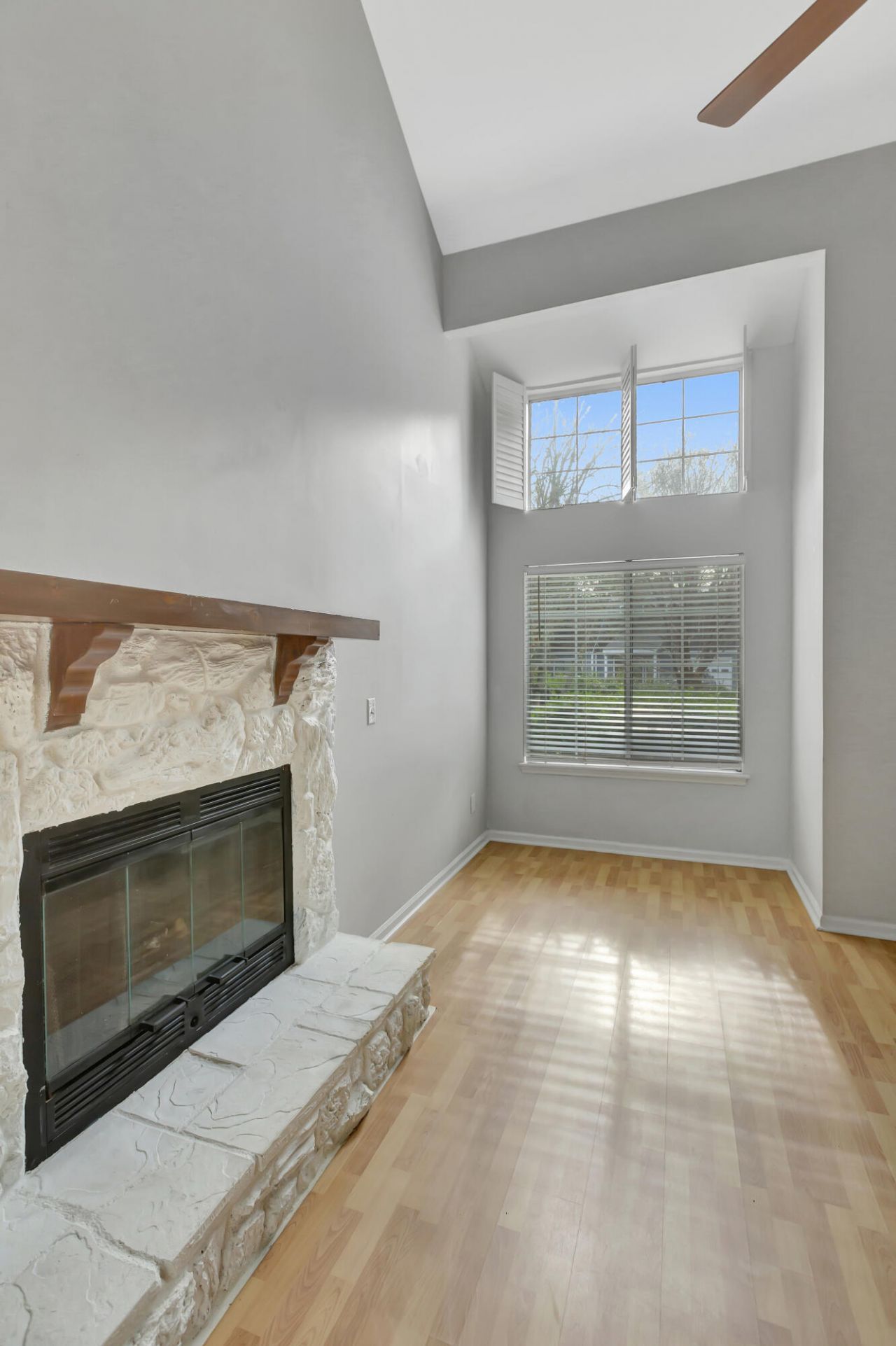 1411 Oaklanding Road Photo 7