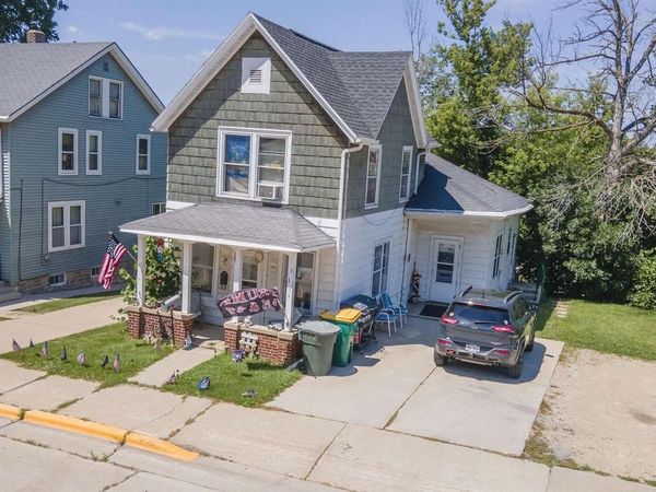 208 W JACKSON STREET, Ripon, WI 54971