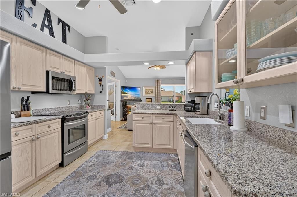 4139 NE 9th Ave , Cape Coral, FL 33909 Photo