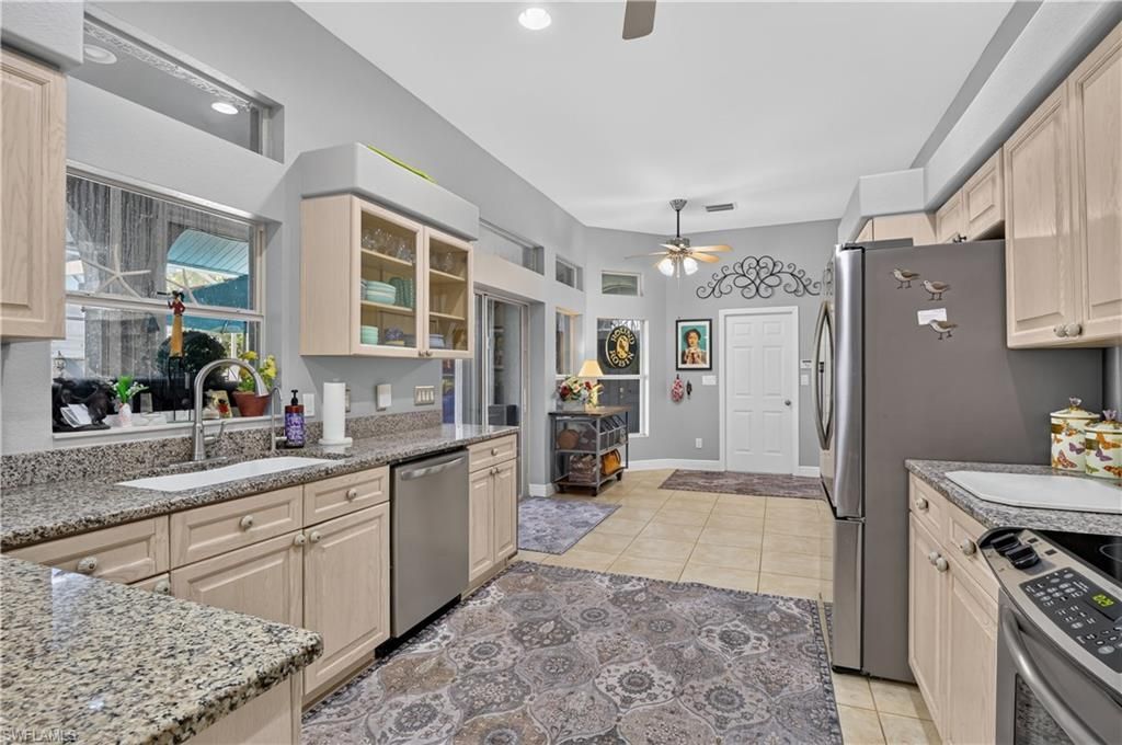 4139 NE 9th Ave , Cape Coral, FL 33909 Photo