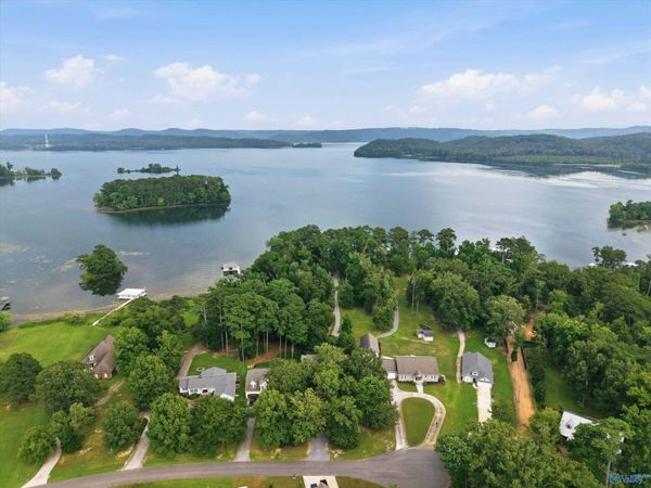 173 Morningside Drive, Guntersville, AL 35976