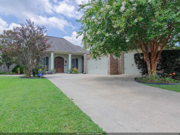 17892 Villa Lake Ave, Central, LA 70739