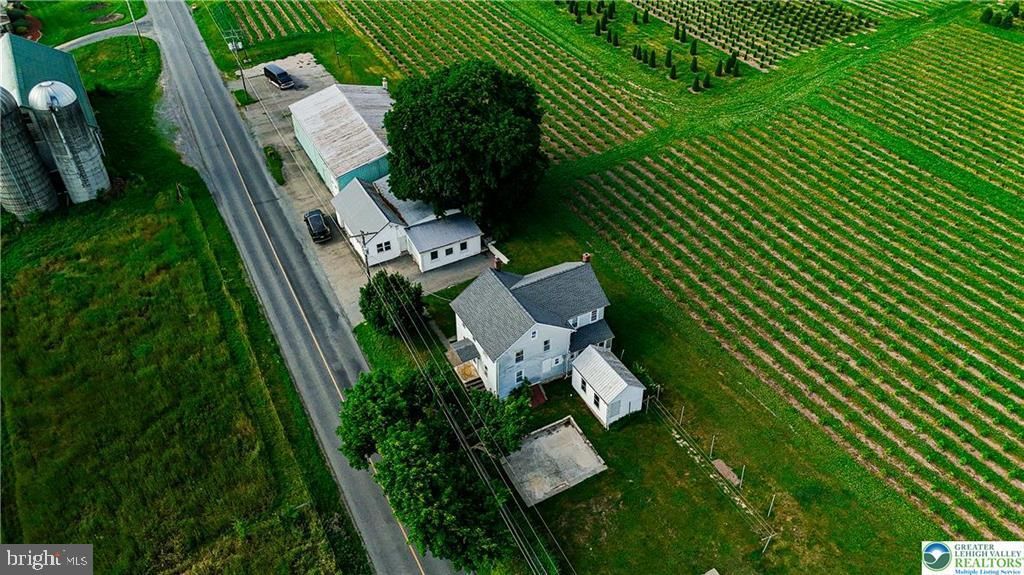 868 CATAWISSA ROAD , TAMAQUA, PA 18252
