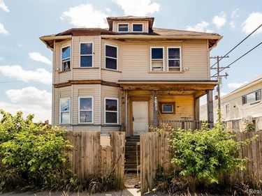 1525 Spruce Street, Detroit, MI 48216