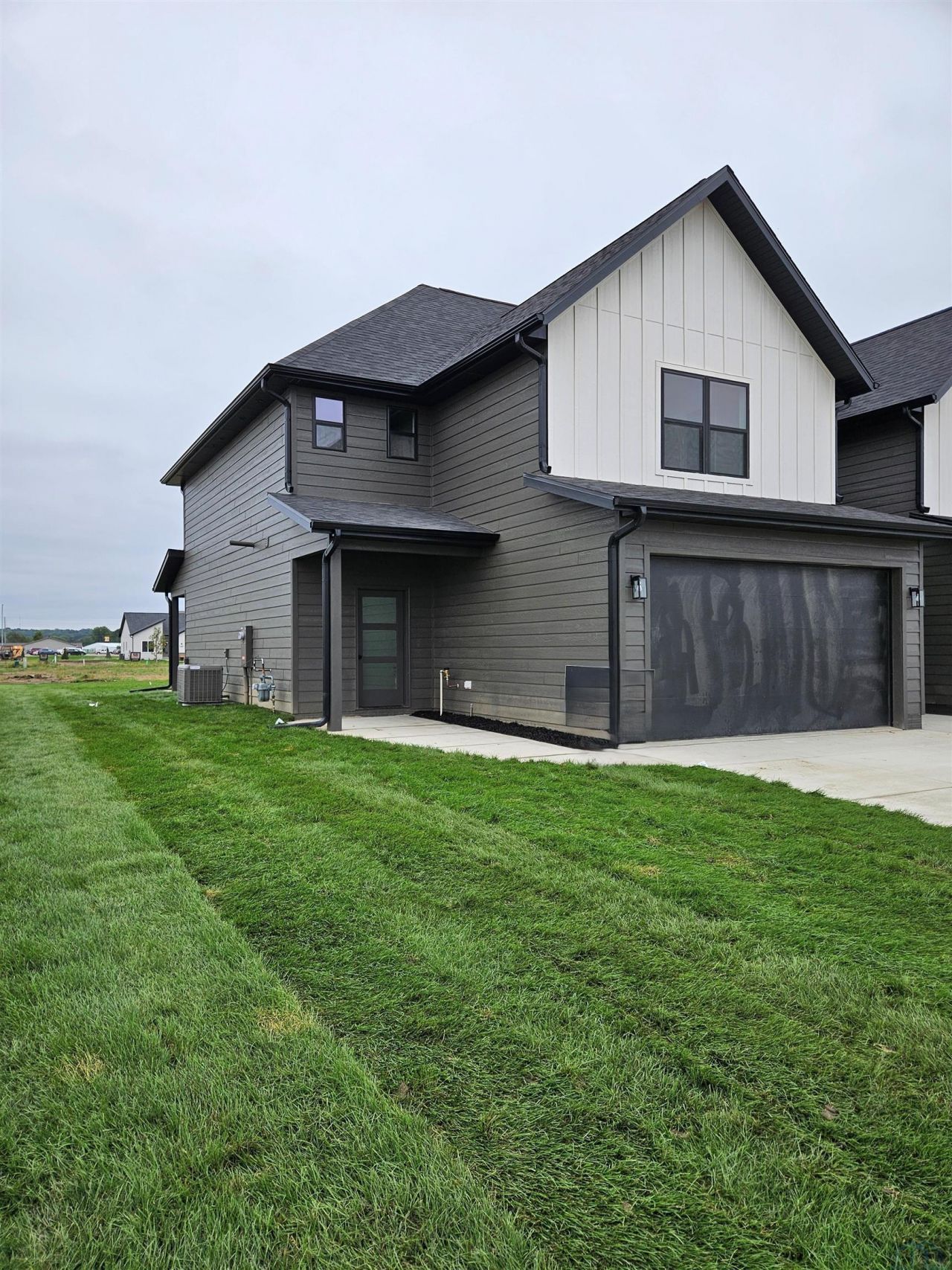 300 Liverpool, North Sioux City, SD 57049 Main Photo