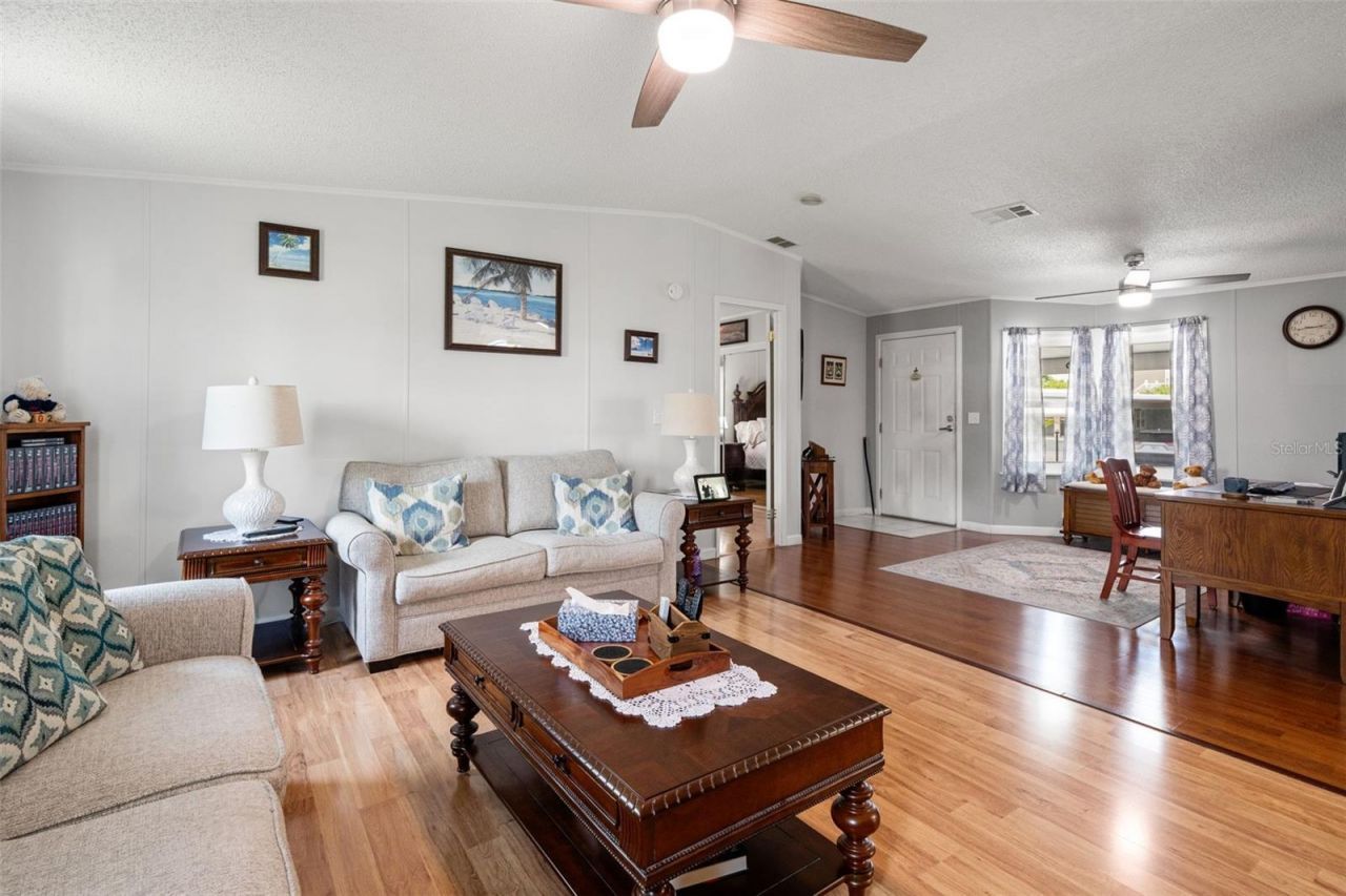 116 Mount Isle Avenue Ne, Unit 116, Saint Petersburg, FL 33702 Photo