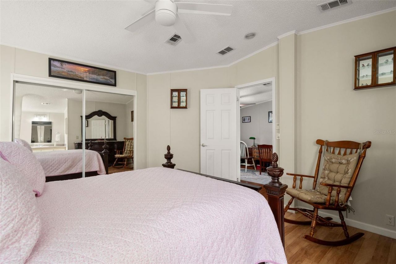 116 Mount Isle Avenue Ne, Unit 116, Saint Petersburg, FL 33702 Photo