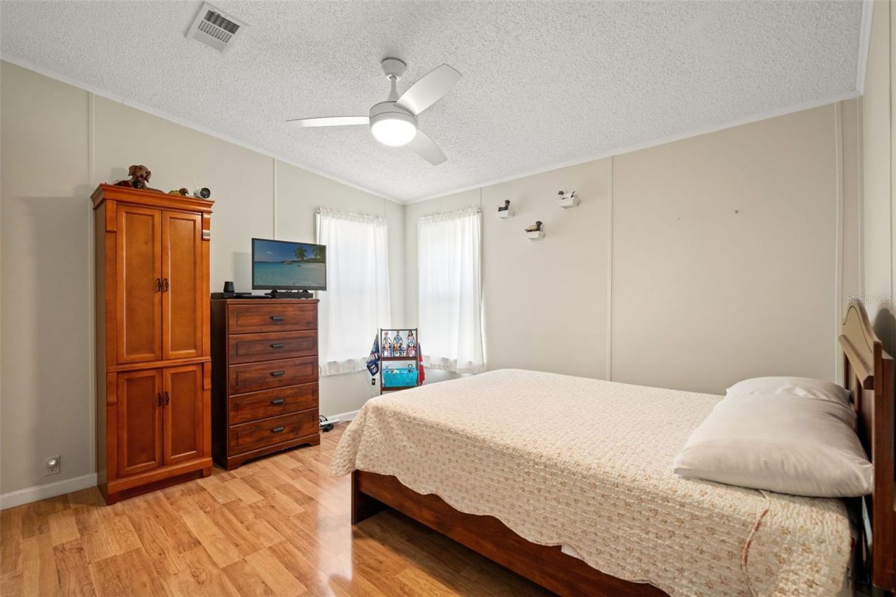 116 Mount Isle Avenue Ne, Unit 116, Saint Petersburg, FL 33702 Photo