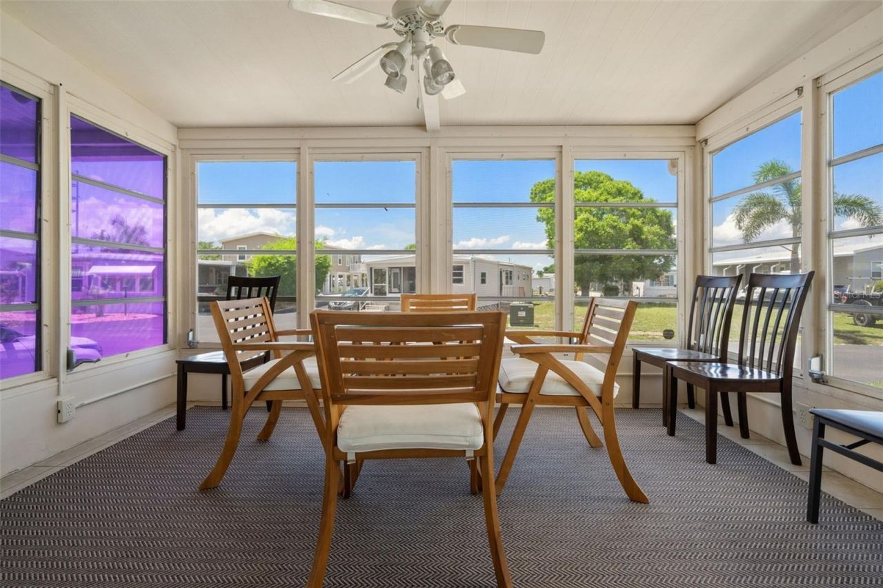 116 Mount Isle Avenue Ne, Unit 116, Saint Petersburg, FL 33702 Photo