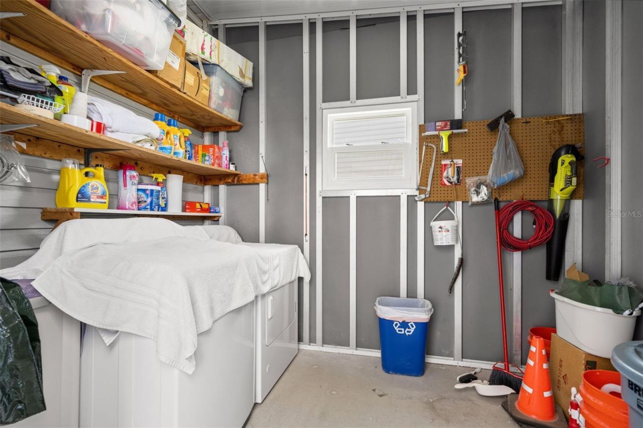 116 Mount Isle Avenue Ne, Unit 116, Saint Petersburg, FL 33702 Photo