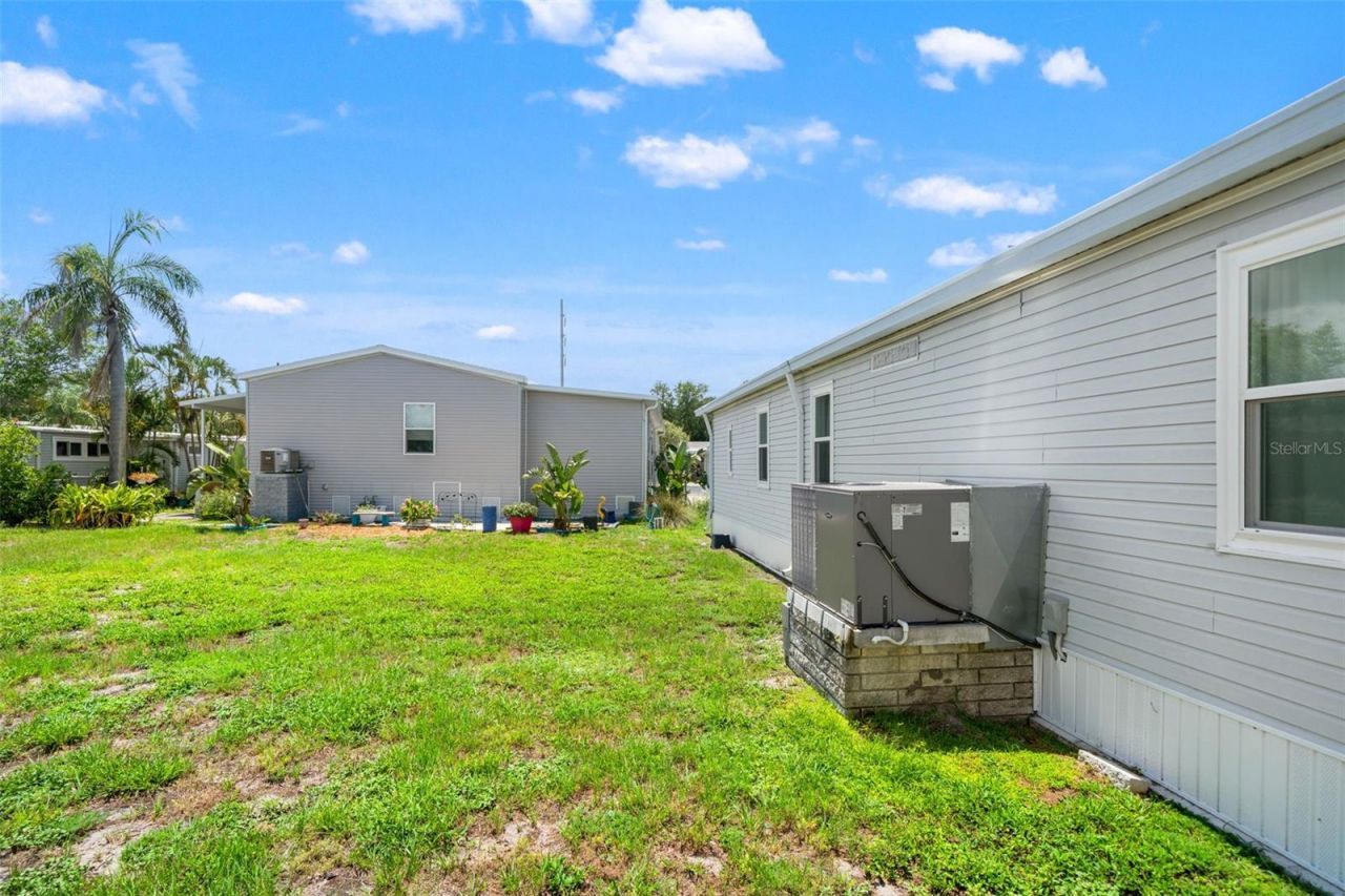 116 Mount Isle Avenue Ne, Unit 116, Saint Petersburg, FL 33702 Photo