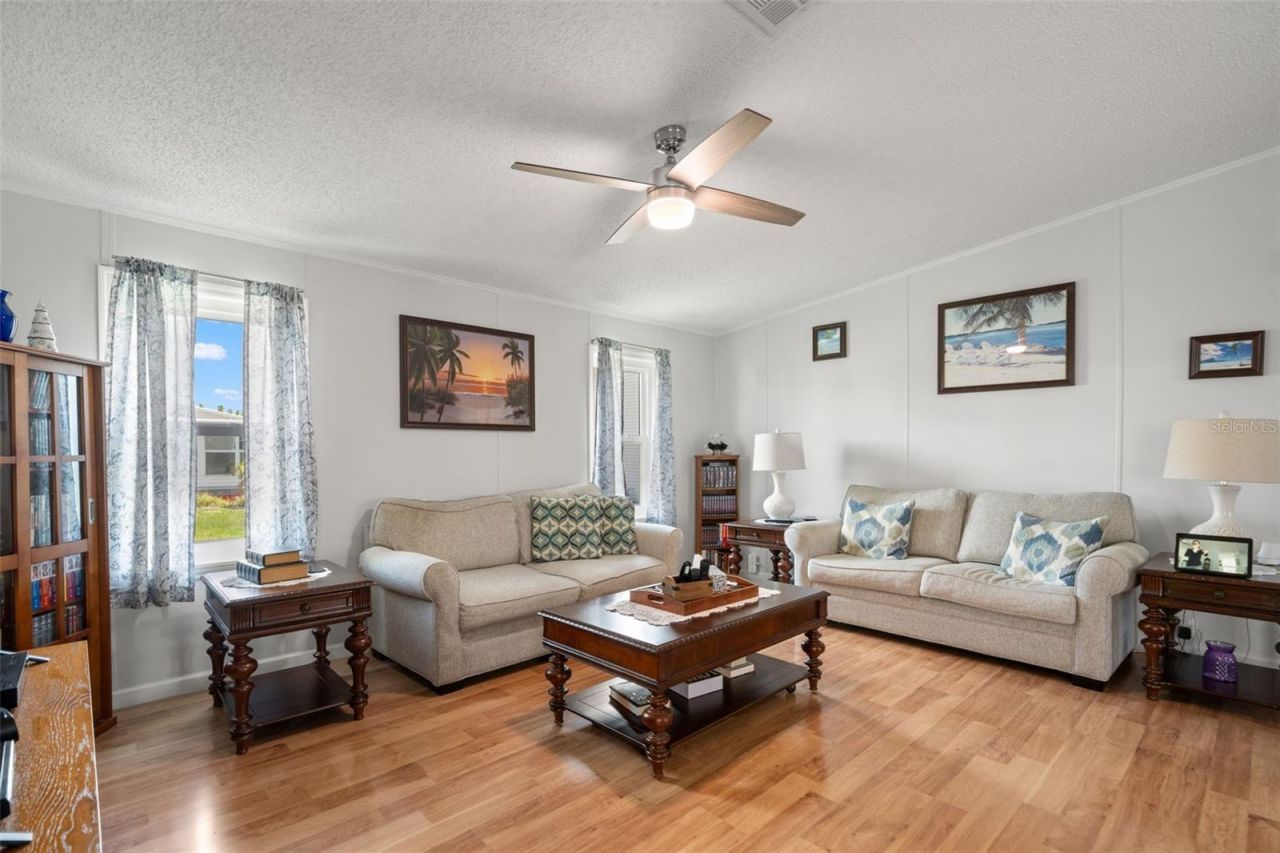 116 Mount Isle Avenue Ne, Unit 116, Saint Petersburg, FL 33702 Photo