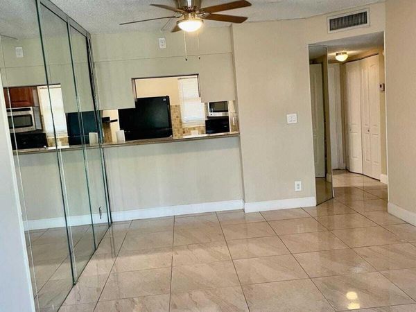 9905 Twin Lakes Drive, Unit 26-g, Coral Springs, FL 33071