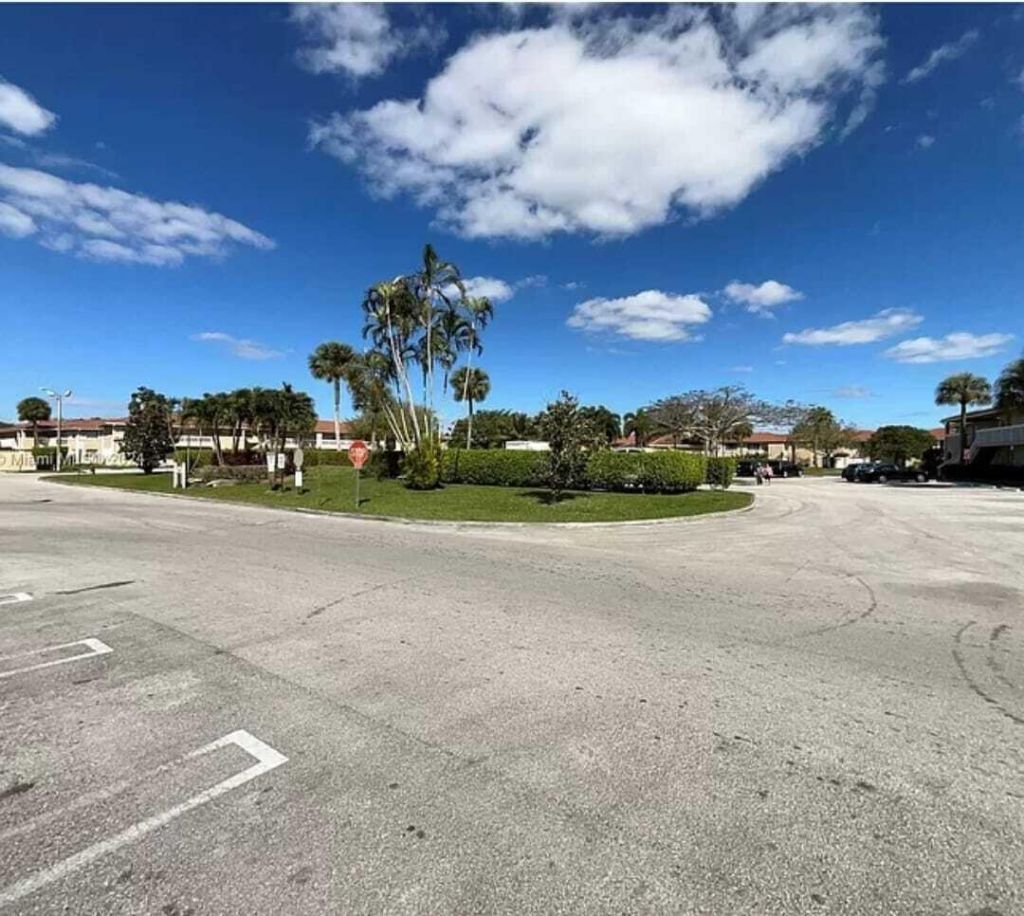 9905 Twin Lakes Drive, Unit 26-g, Coral Springs, FL 33071 Photo