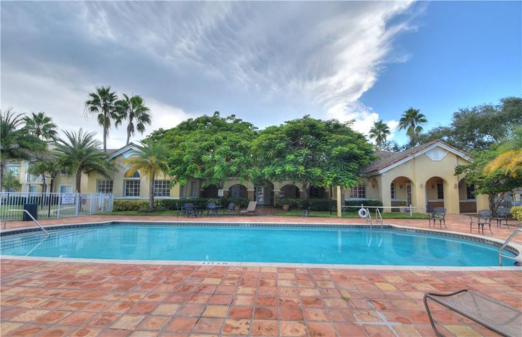 2640 S University Drive, Unit 319, Davie, FL 33328 Photo