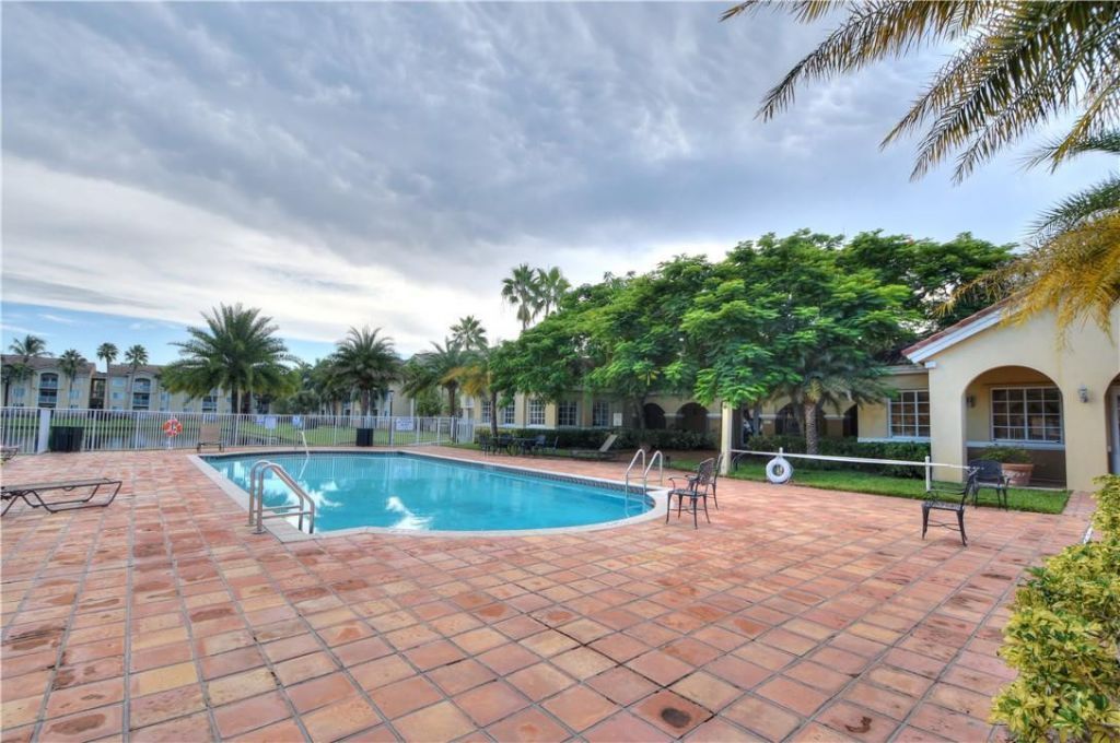 2640 S University Drive, Unit 319, Davie, FL 33328 Photo