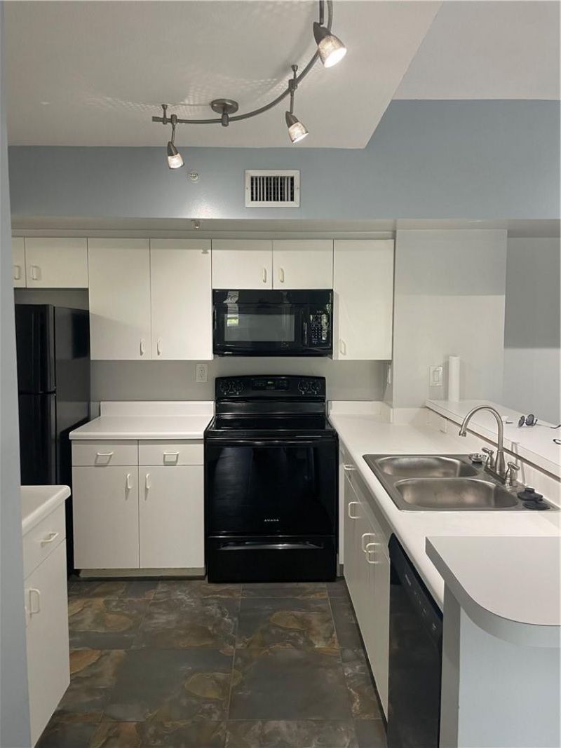 2640 S University Drive, Unit 319, Davie, FL 33328 Photo