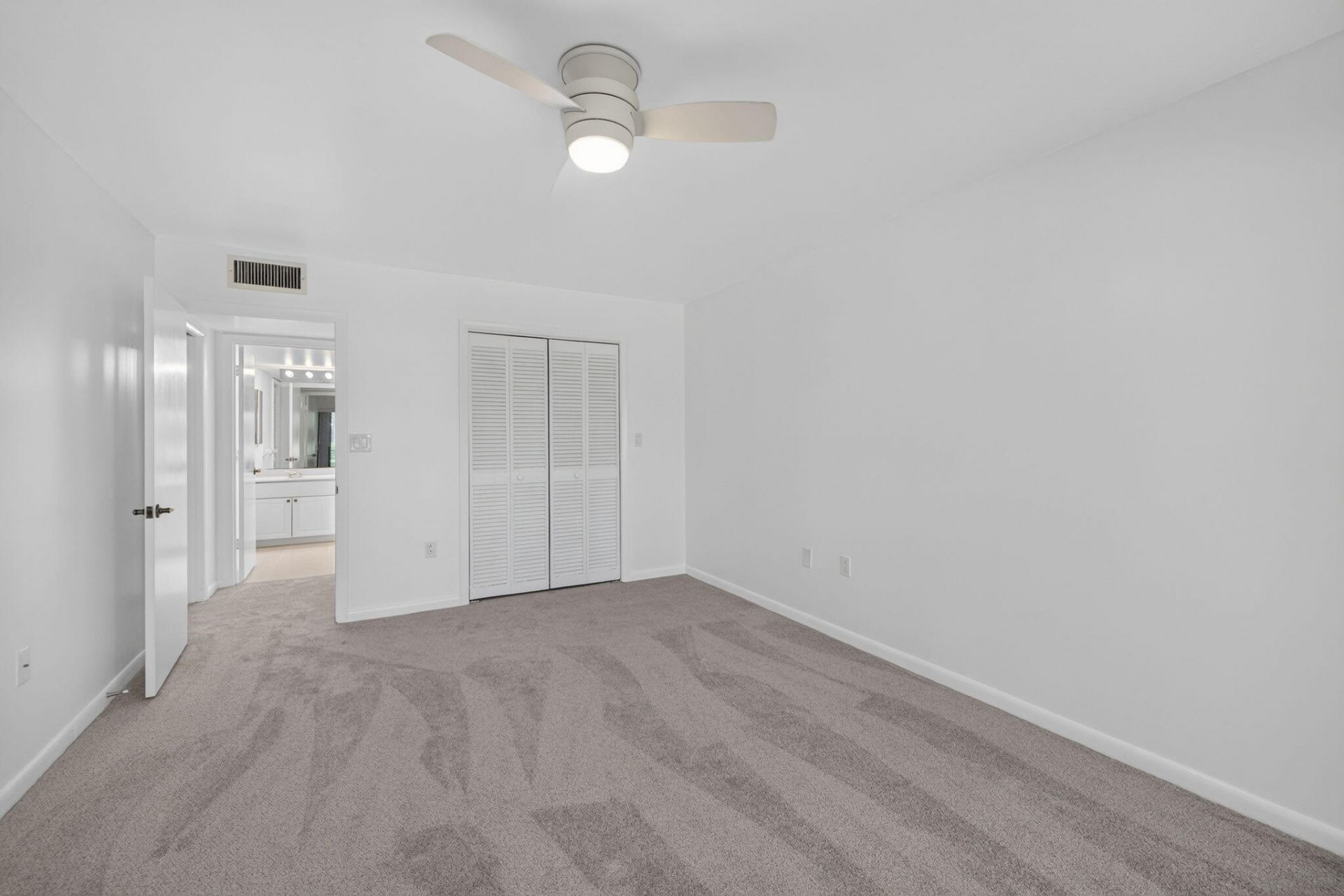 9460 Meadowood Drive, Unit 104, Fort Pierce, FL 34951 Photo