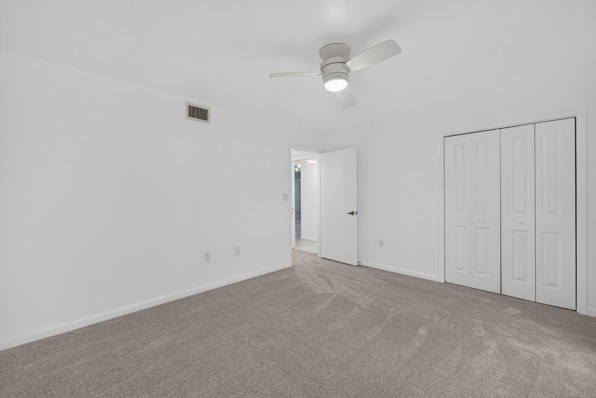 9460 Meadowood Drive, Unit 104, Fort Pierce, FL 34951 Photo