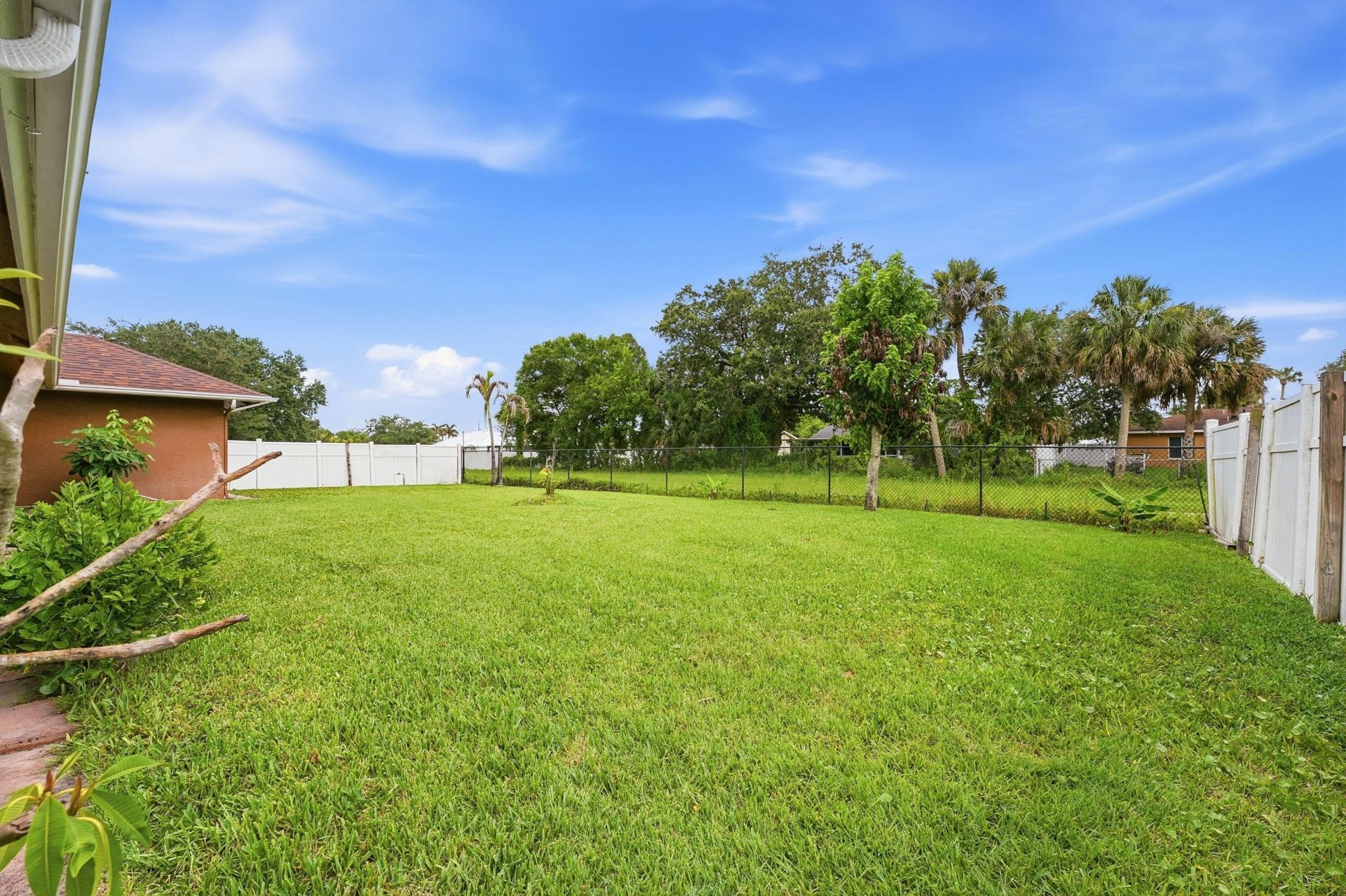 1098 SW Sudder Avenue, Port Saint Lucie, FL 34953 Photo