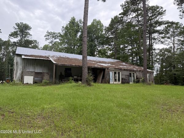 112 Lake Louise Drive, Florence, MS 39073