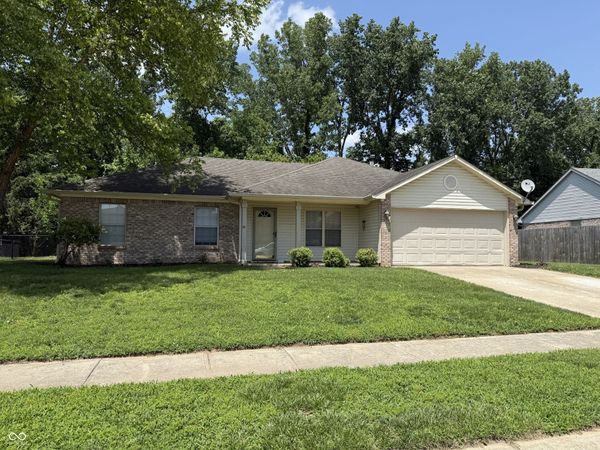 6438 Thistle Bend, Avon, IN 46123