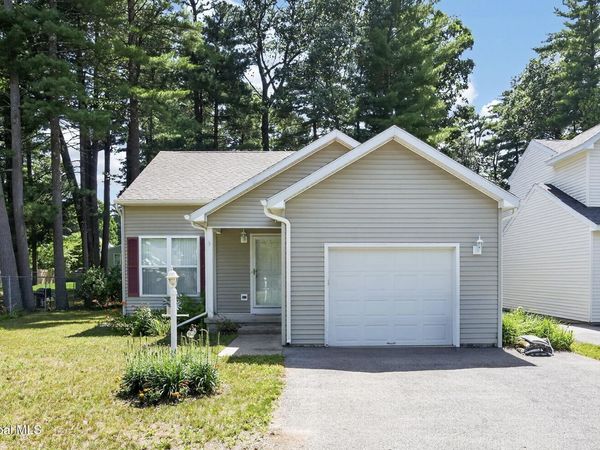 24 Skylark Drive, Ballston Spa, NY 12020