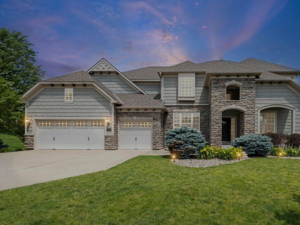 2550 Arrowhead Lane , Chanhassen, MN 55317