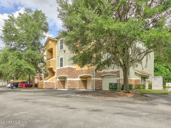 8539 GATE Parkway W, Unit 616, Jacksonville, FL 32216