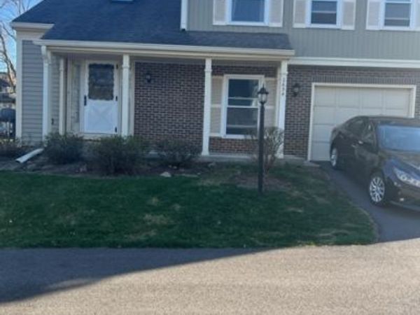2634 College Hill Circle, Unit 84, Schaumburg, IL 60173