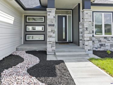 8117 S 184 Avenue, Omaha, NE 68136