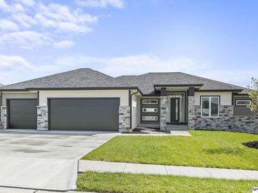 8117 S 184 Avenue, Omaha, NE 68136