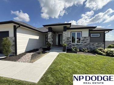8117 S 184 Avenue, Omaha, NE 68136